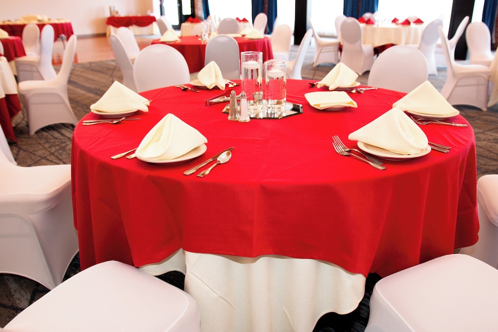 holiday inn express and suites albany airport area latham