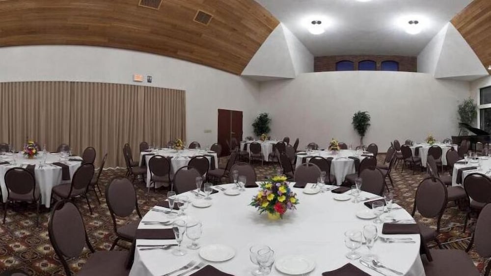 holiday inn express and suites albany airport area latham