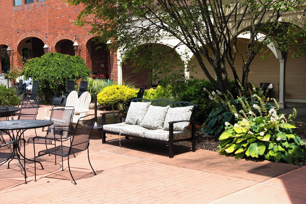holiday inn express and suites albany airport area latham