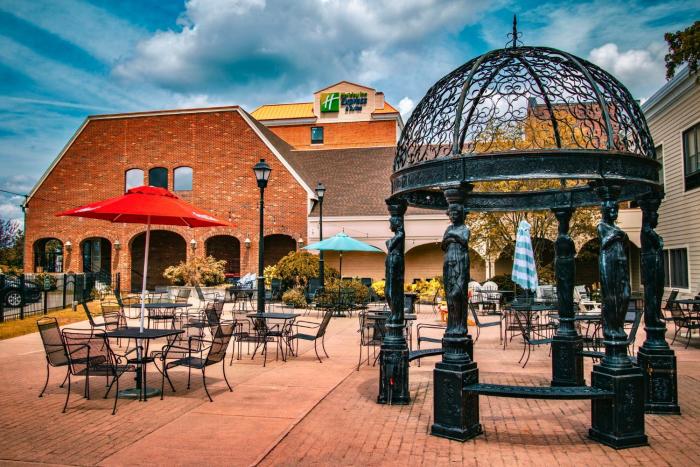 holiday inn express and suites albany airport area latham
