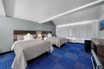 admiralty inn and suites a red collection hotel