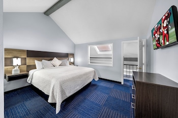 admiralty inn and suites a red collection hotel