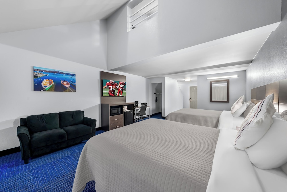 admiralty inn and suites a red collection hotel