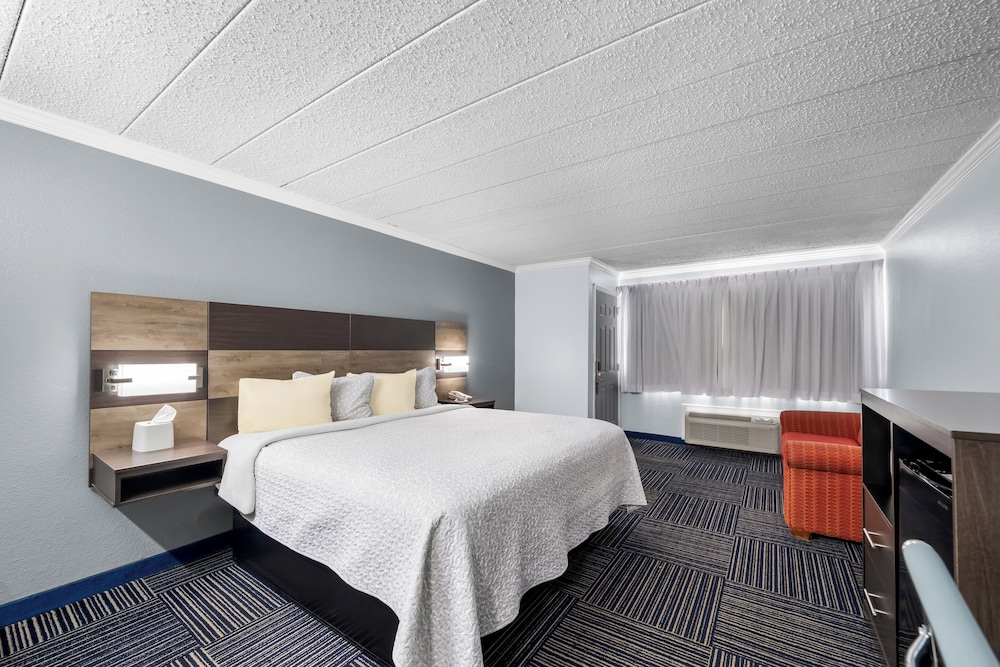 admiralty inn and suites a red collection hotel