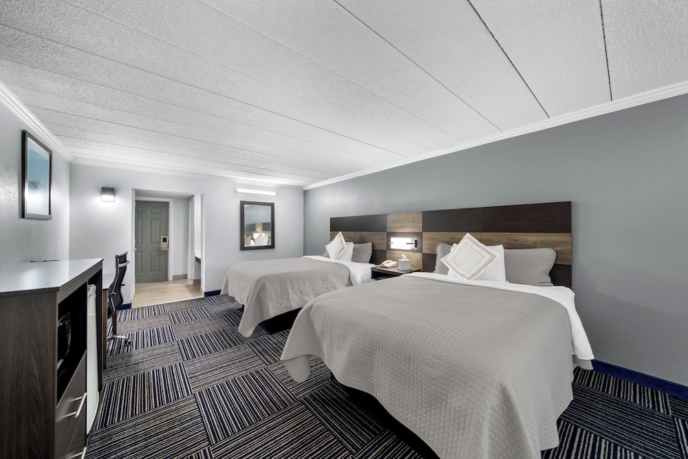 admiralty inn and suites a red collection hotel