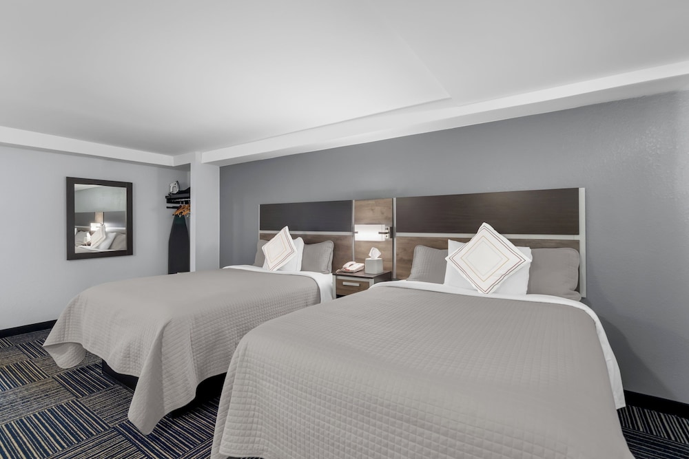 admiralty inn and suites a red collection hotel