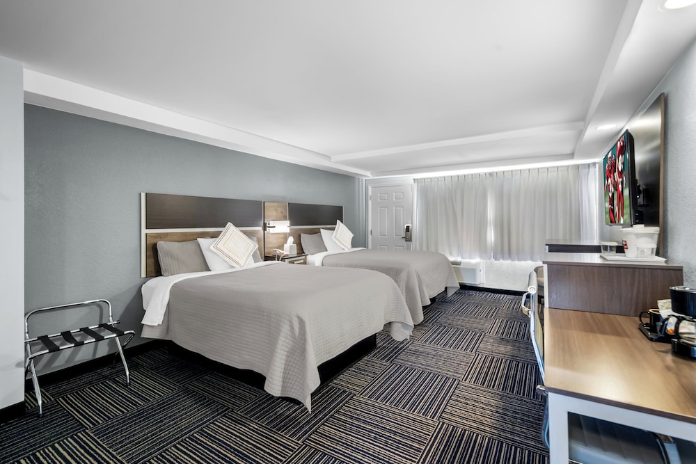 admiralty inn and suites a red collection hotel