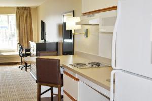 extended stay america suites bakersfield chester lane