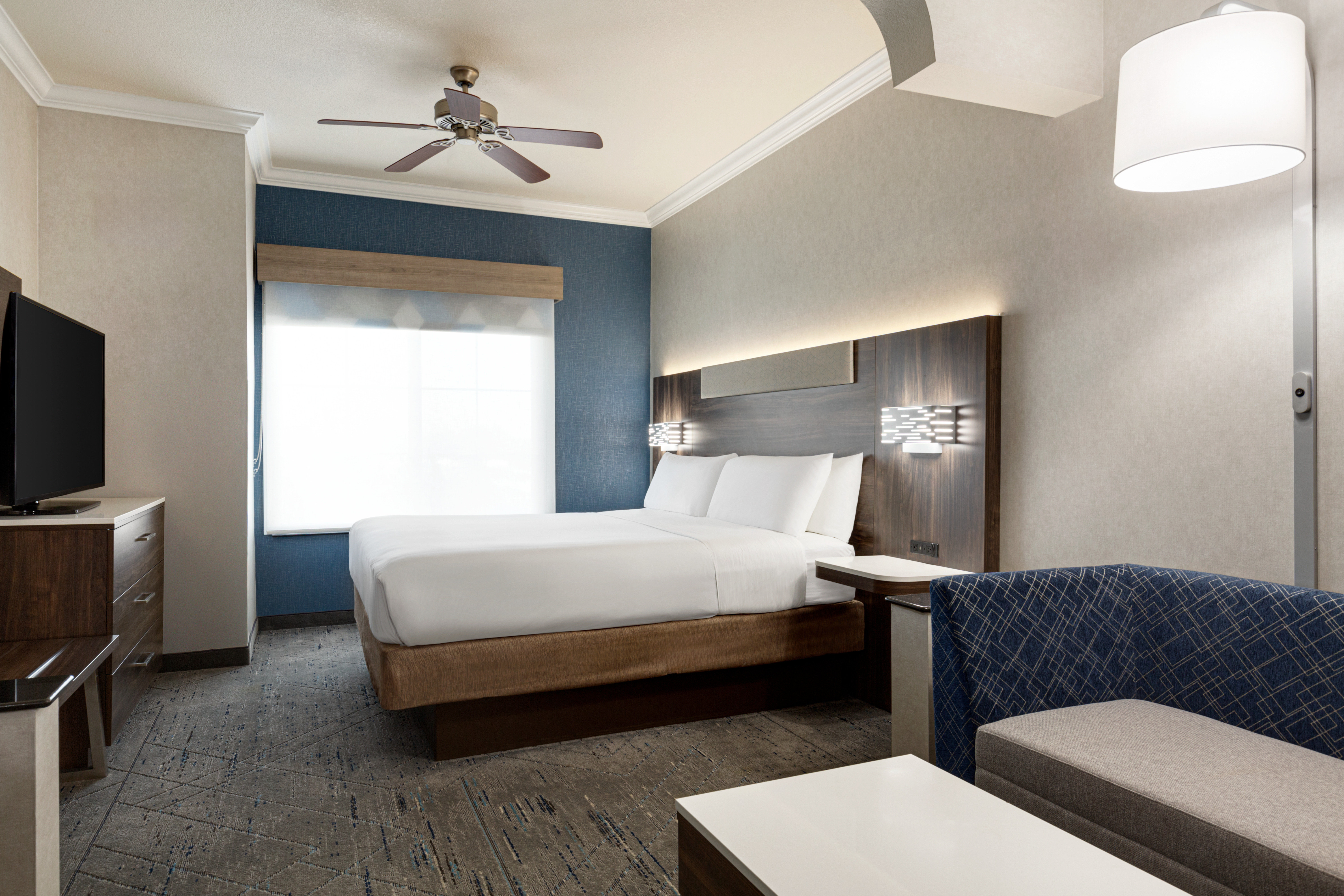 holiday inn express and suites bakersfield central by ihg