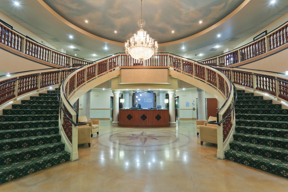 holiday inn express and suites bakersfield central by ihg