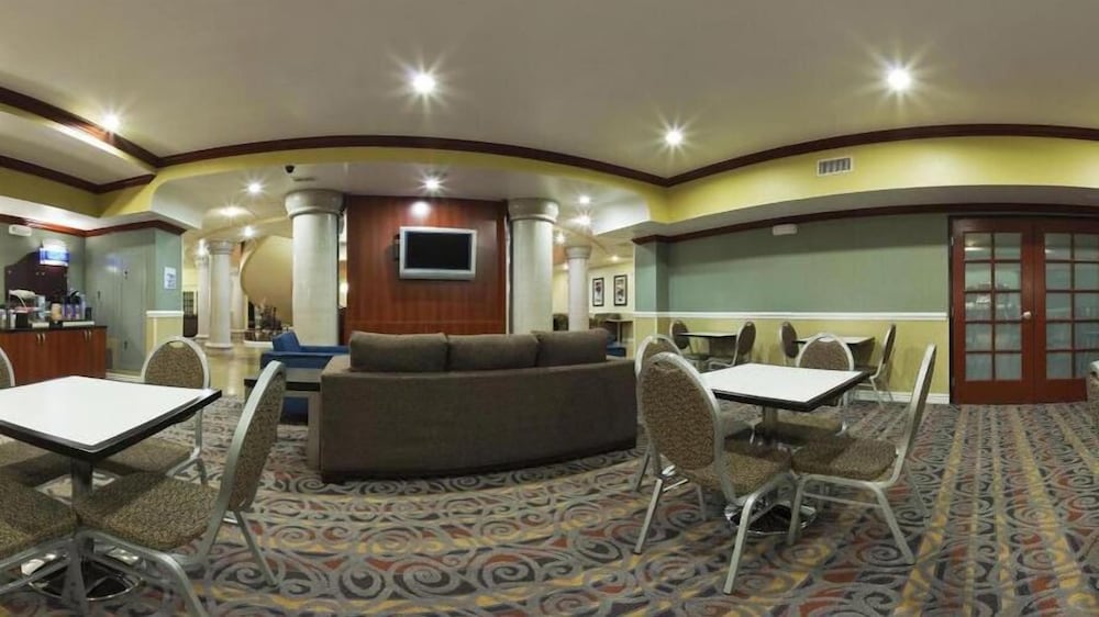 holiday inn express and suites bakersfield central by ihg