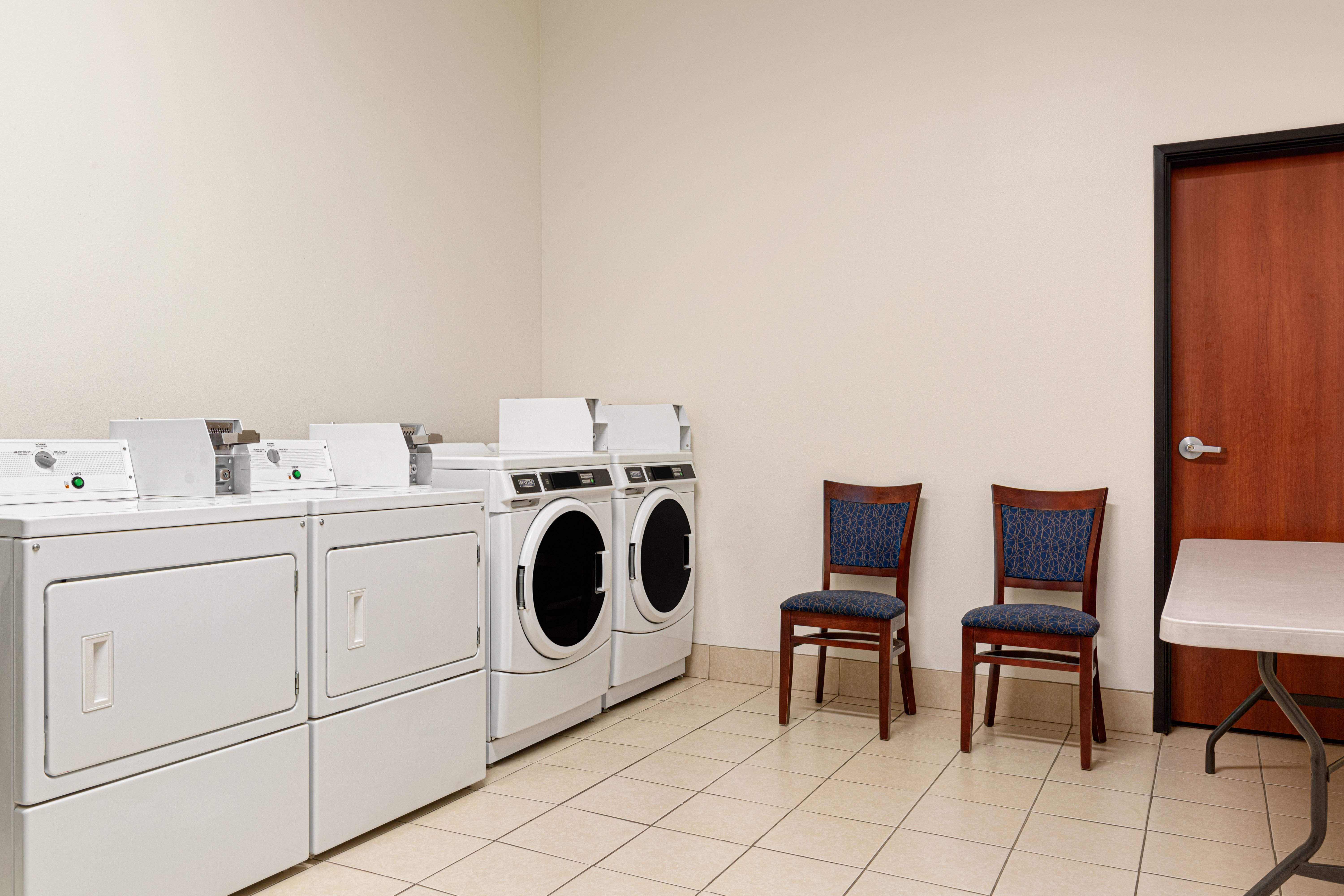 holiday inn express and suites bakersfield central by ihg