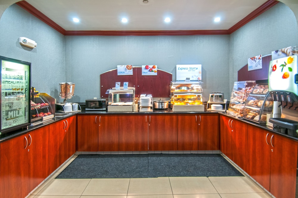 holiday inn express and suites bakersfield central by ihg