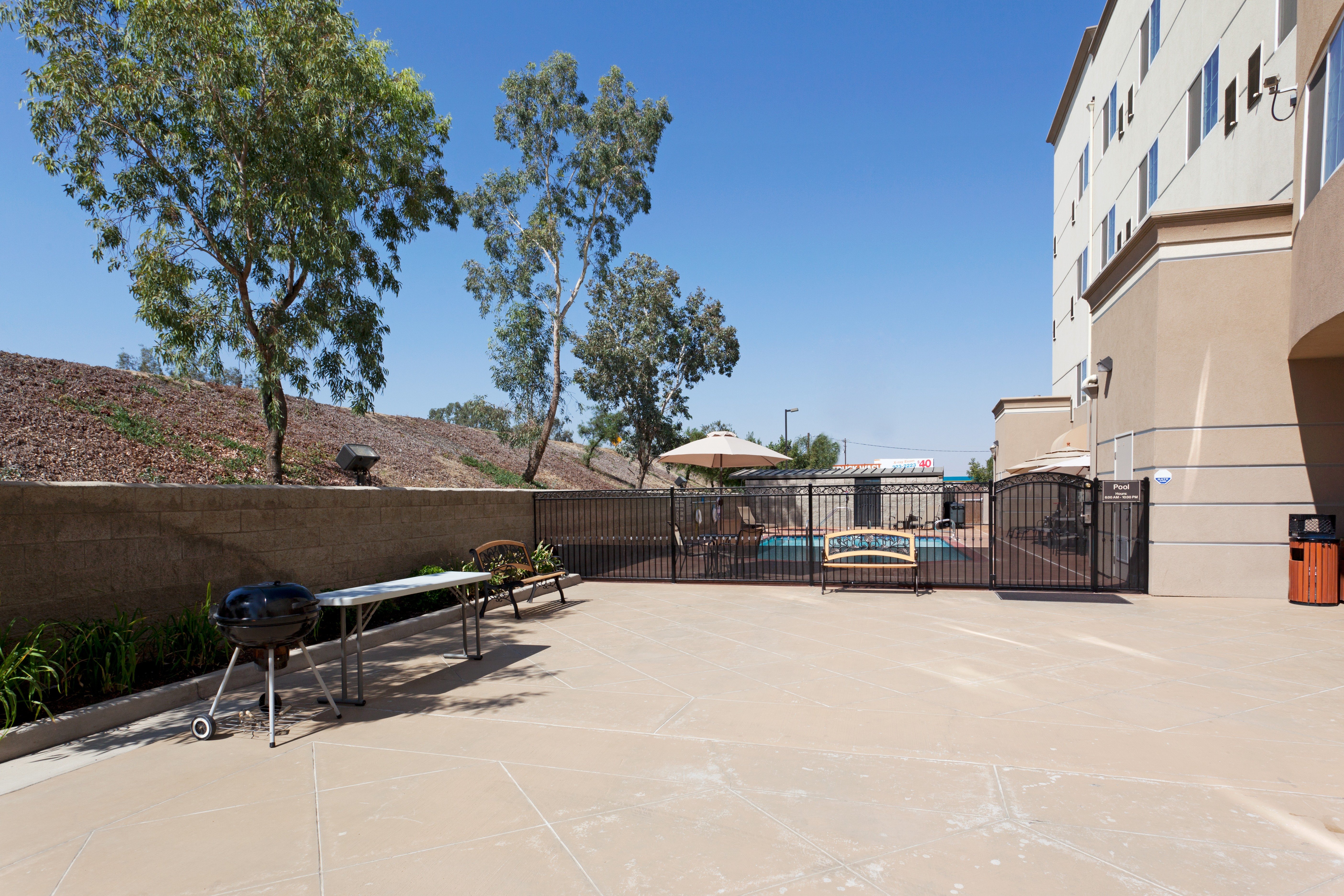 holiday inn express and suites bakersfield central by ihg