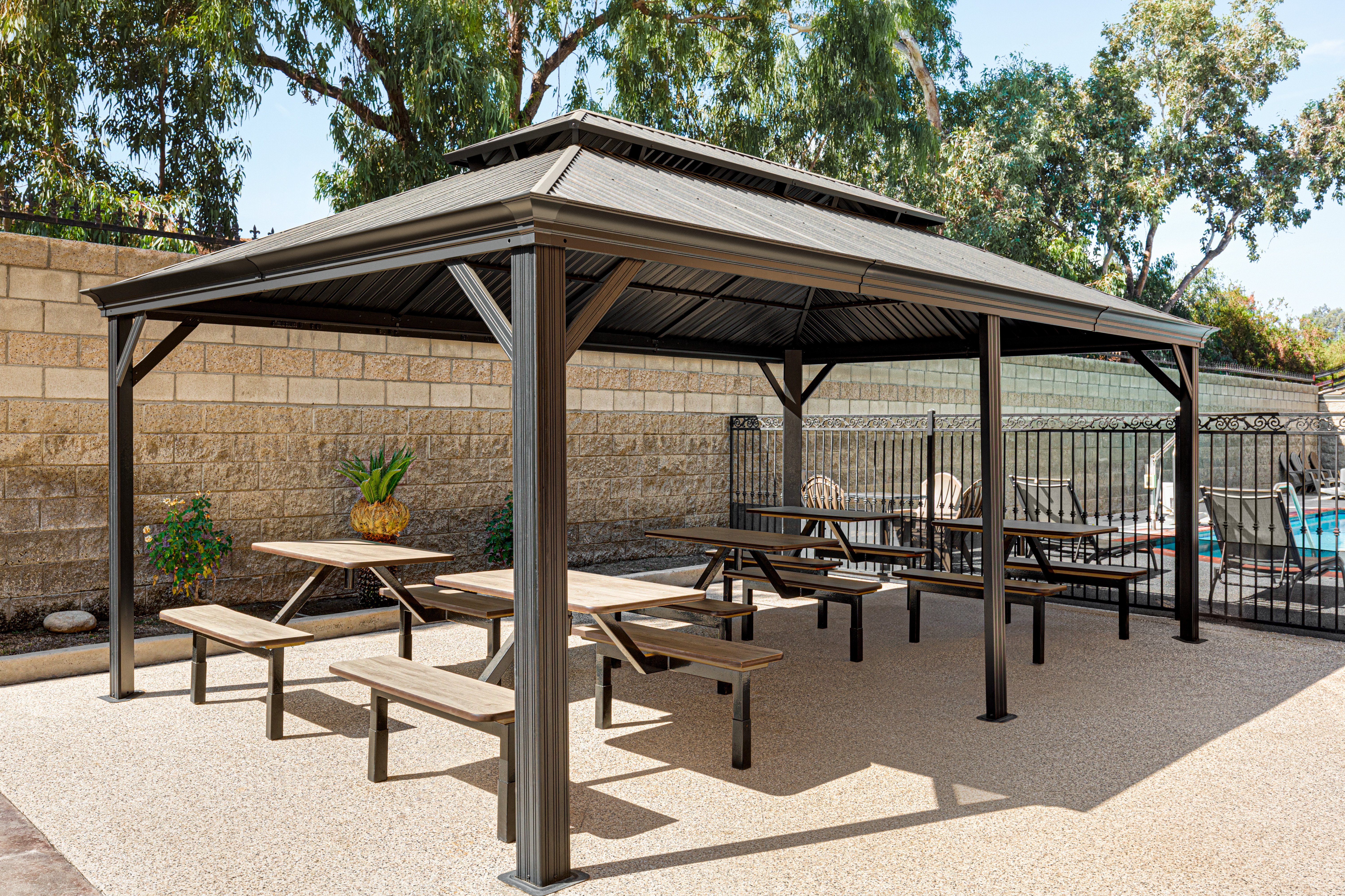 holiday inn express and suites bakersfield central by ihg