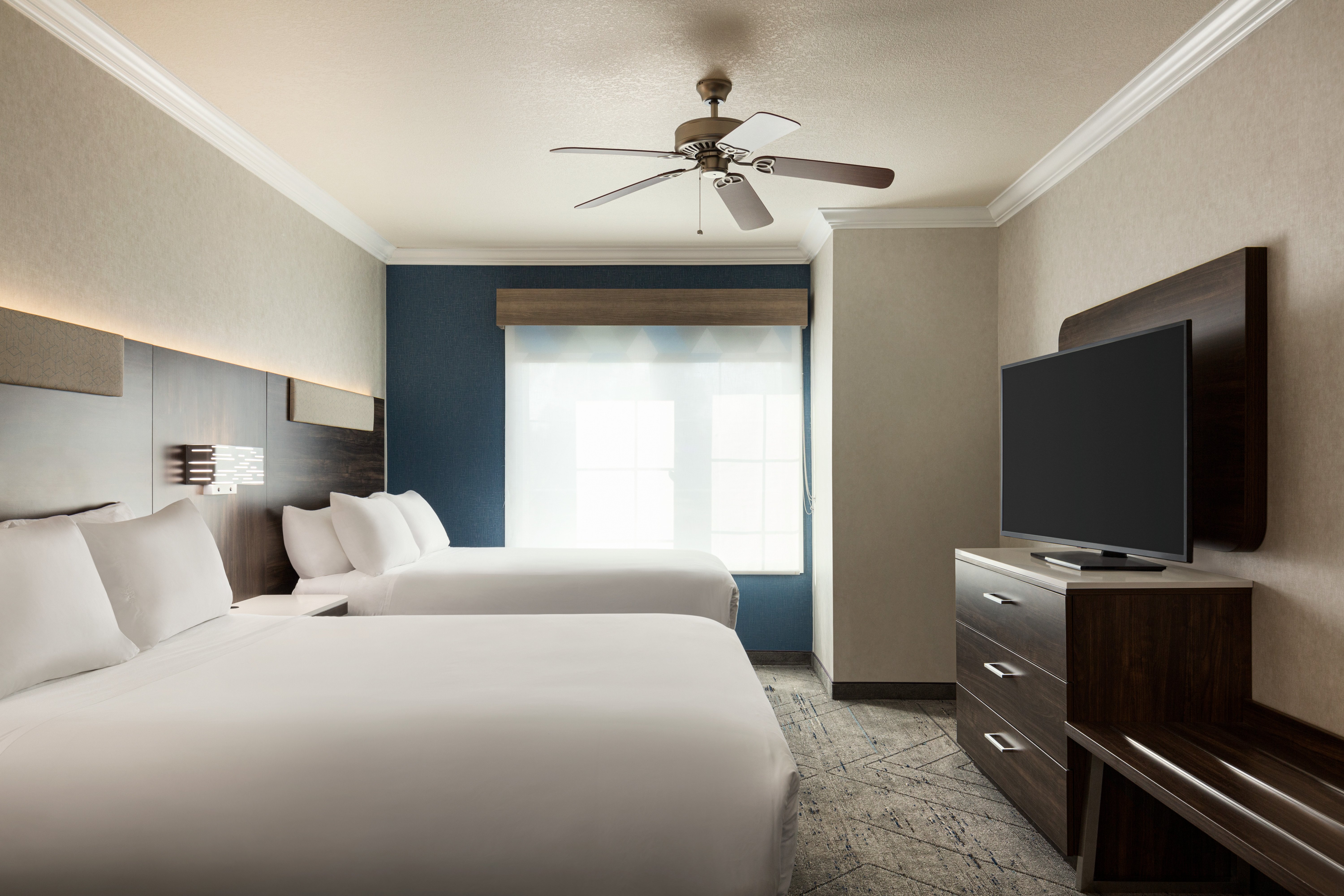 holiday inn express and suites bakersfield central by ihg