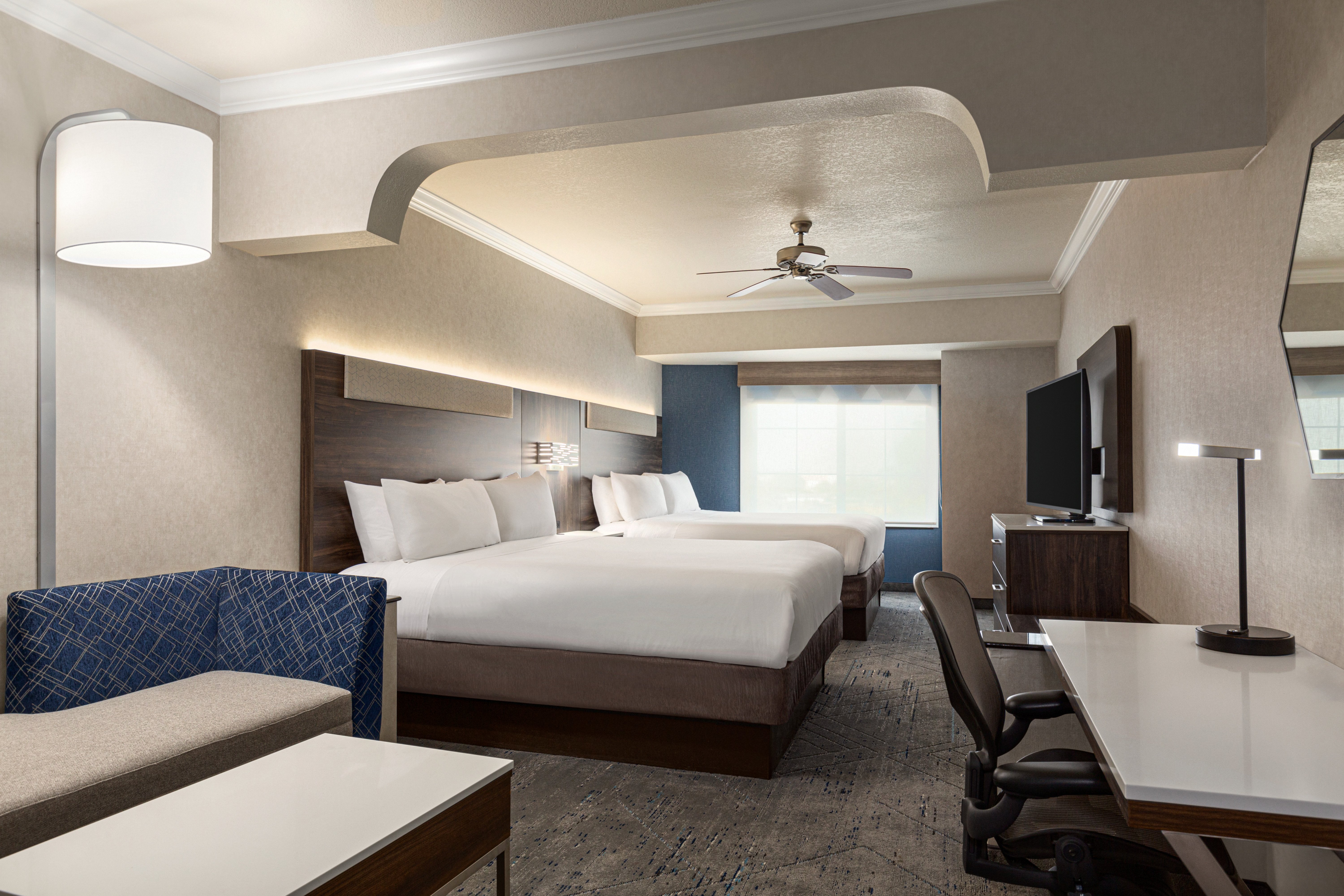 holiday inn express and suites bakersfield central by ihg