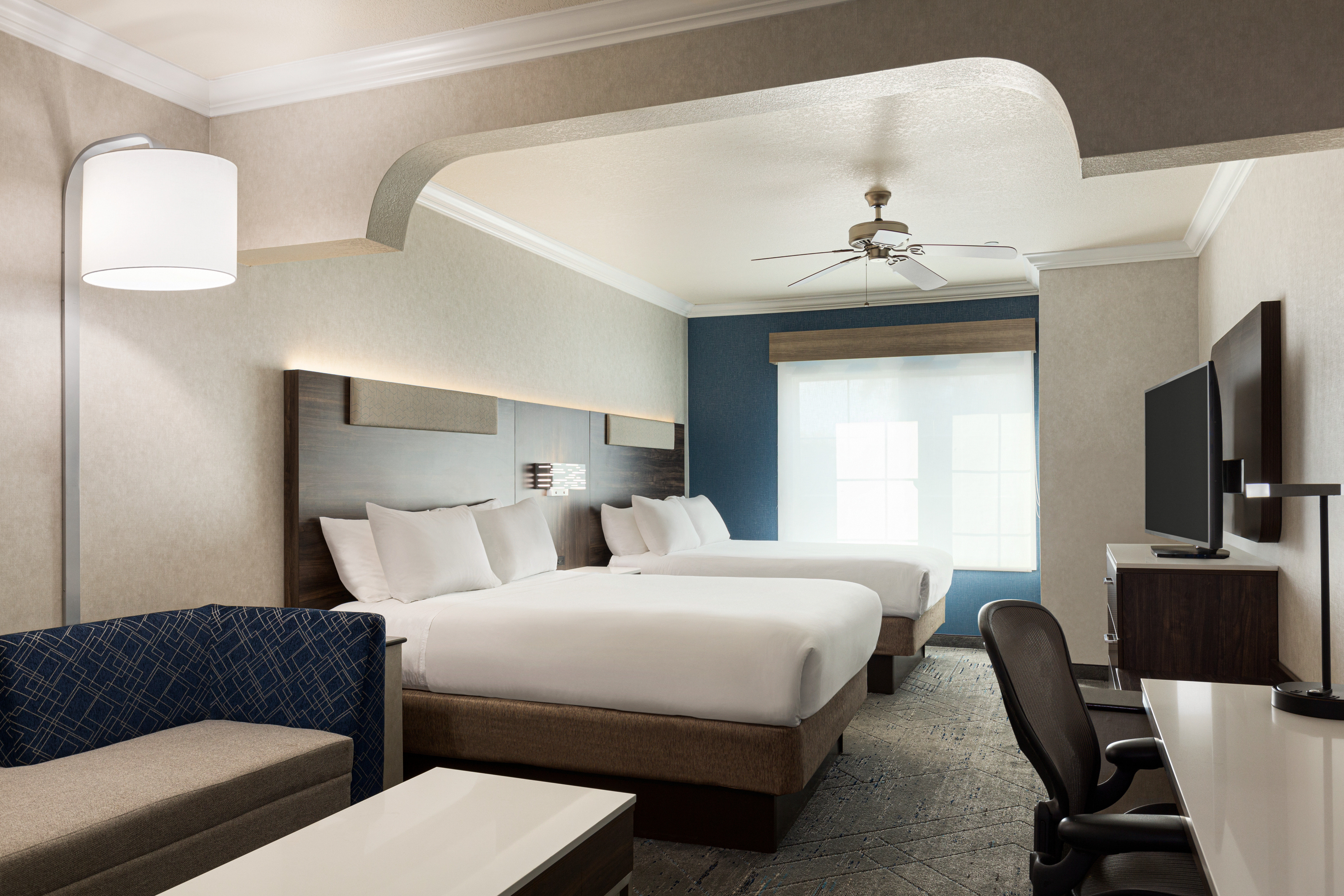 holiday inn express and suites bakersfield central by ihg