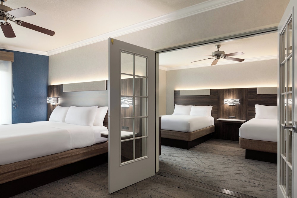holiday inn express and suites bakersfield central by ihg