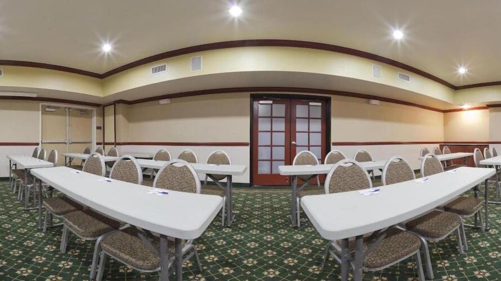 holiday inn express and suites bakersfield central by ihg