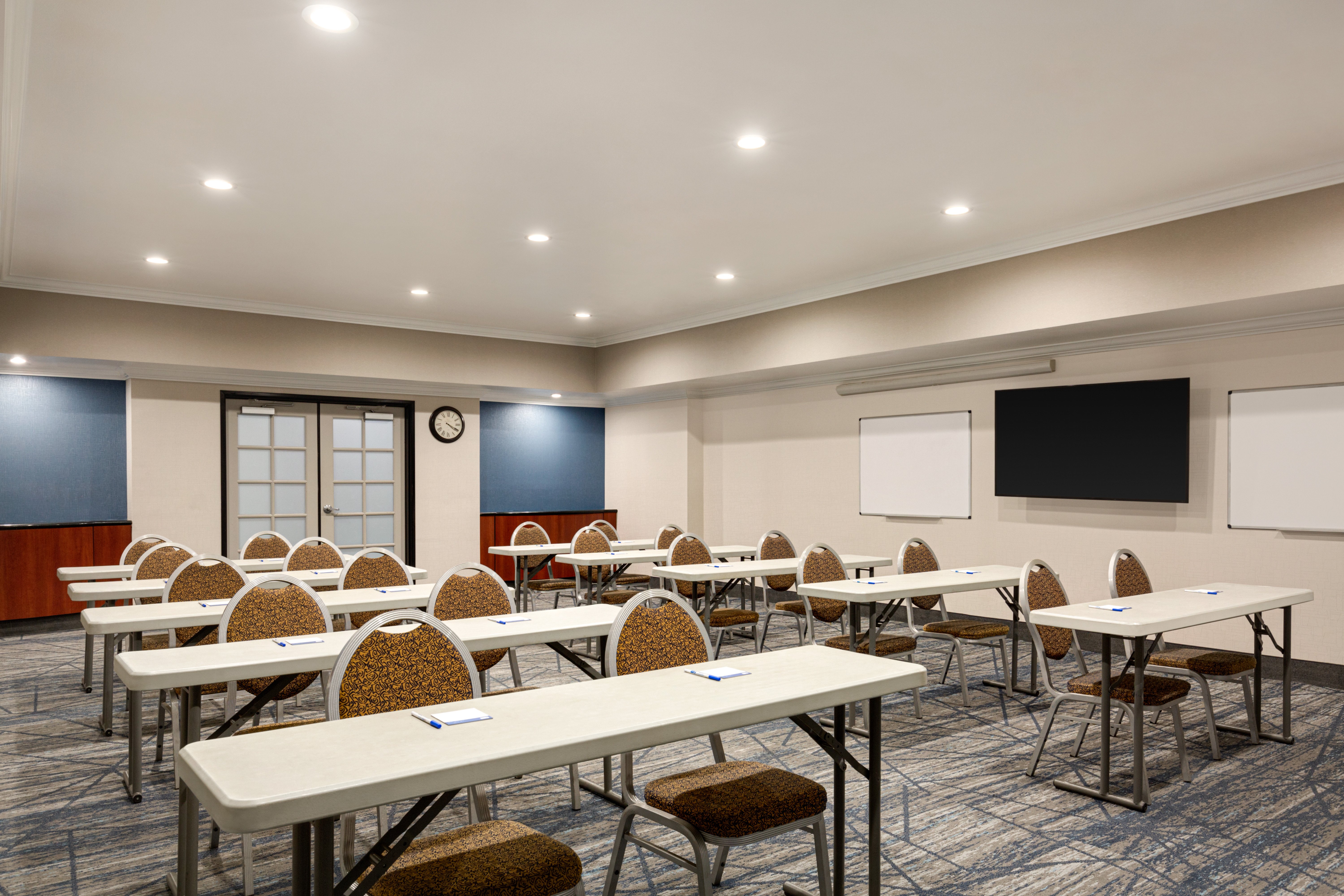 holiday inn express and suites bakersfield central by ihg