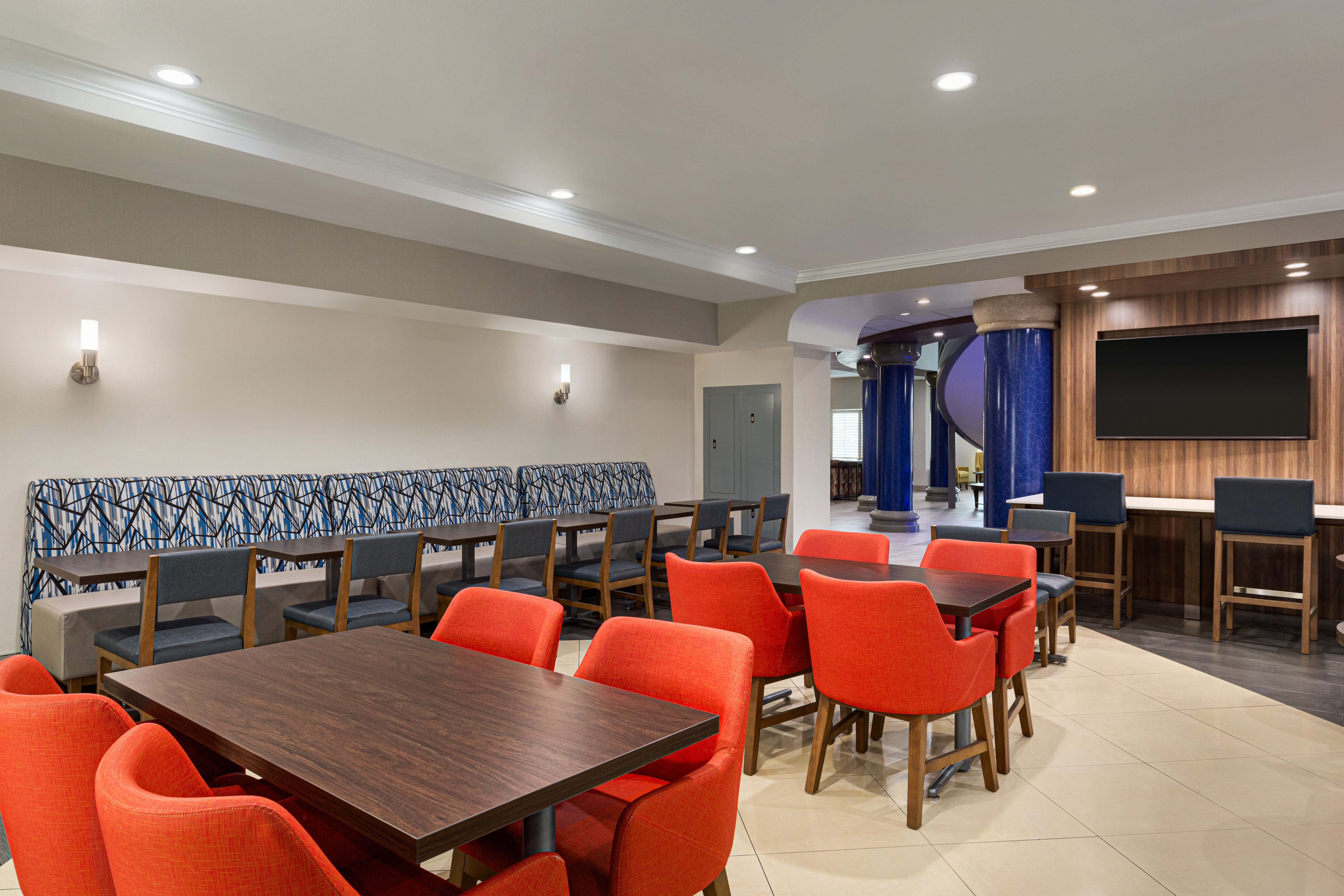 holiday inn express and suites bakersfield central by ihg