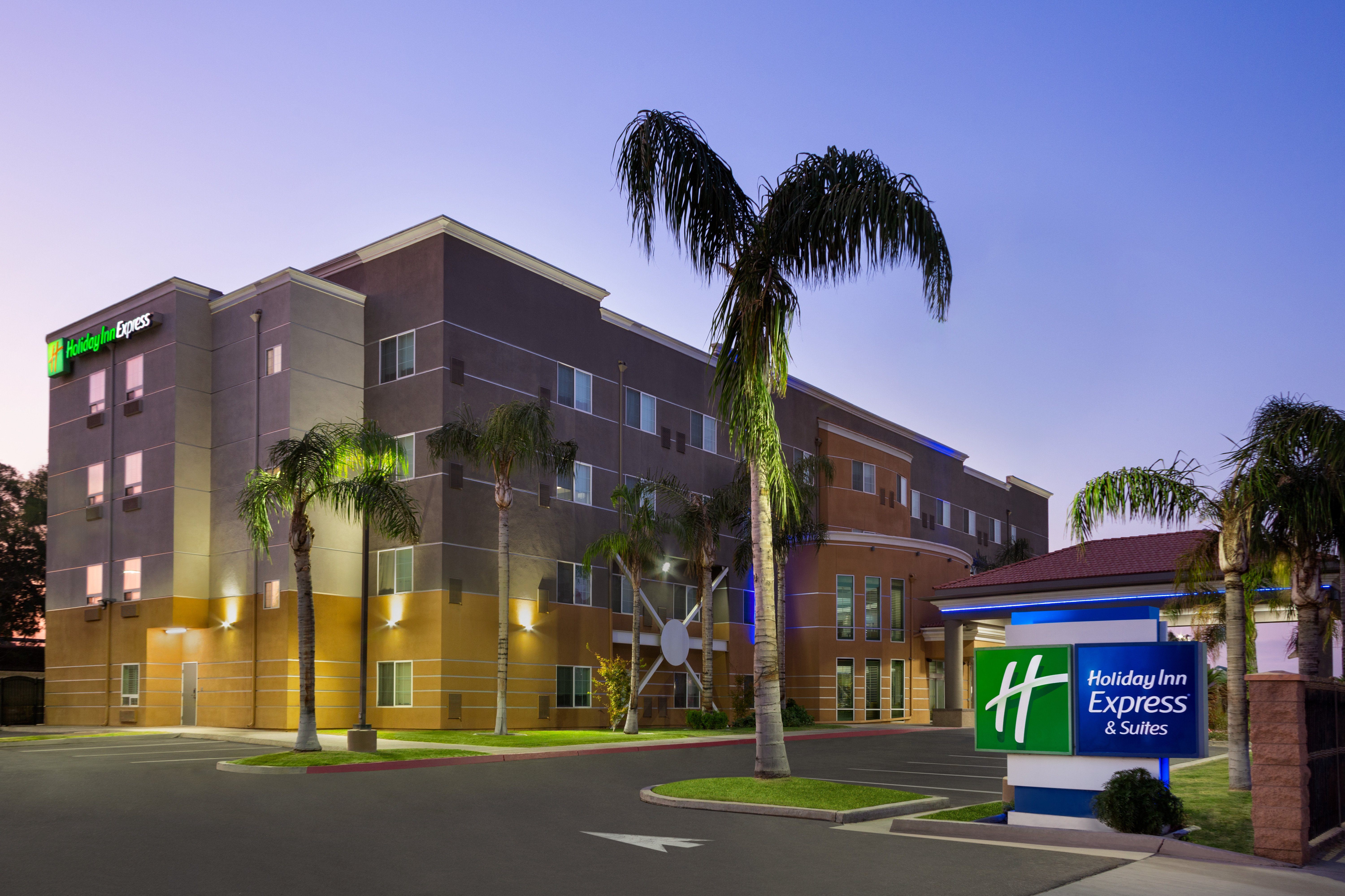 holiday inn express and suites bakersfield central by ihg