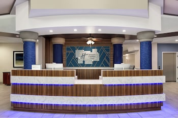 holiday inn express and suites bakersfield central by ihg