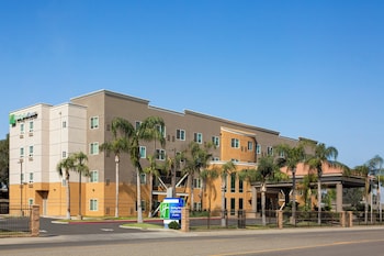 holiday inn express and suites bakersfield central by ihg