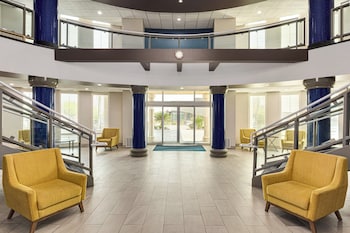 holiday inn express and suites bakersfield central by ihg