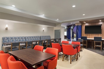 holiday inn express and suites bakersfield central by ihg