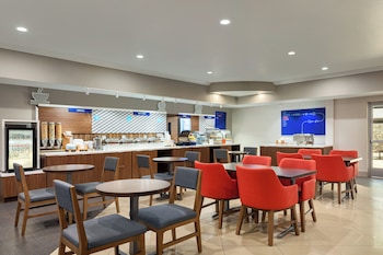 holiday inn express and suites bakersfield central by ihg
