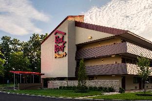 red roof inn plus wilmington newark