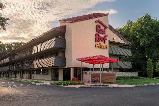 red roof inn plus wilmington newark