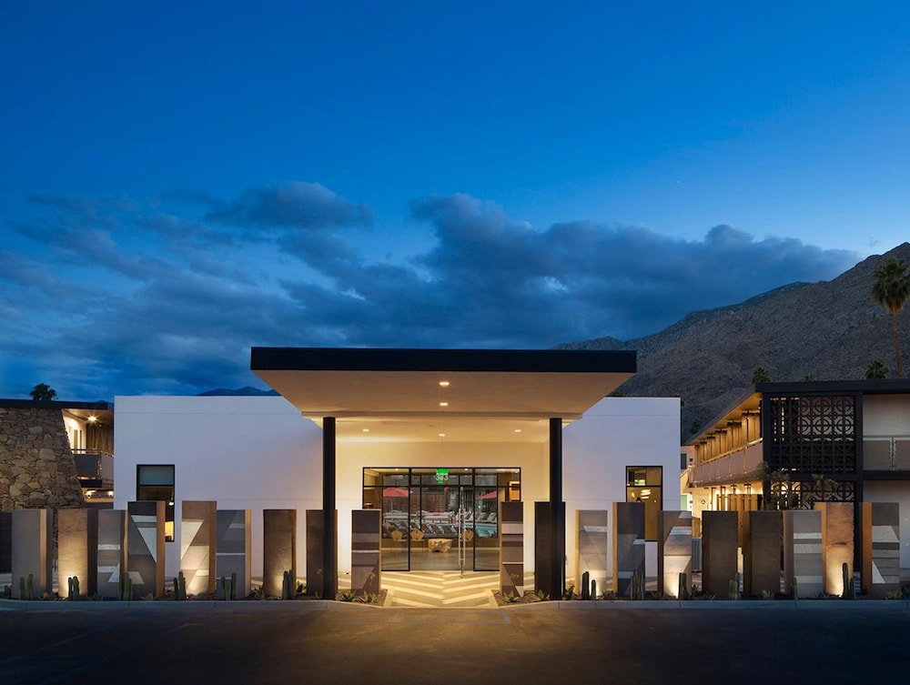 v palm springs