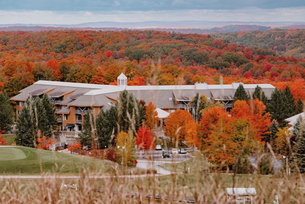 the lodge at cedar river shanty creek resort