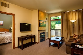 the lodge at cedar river shanty creek resort