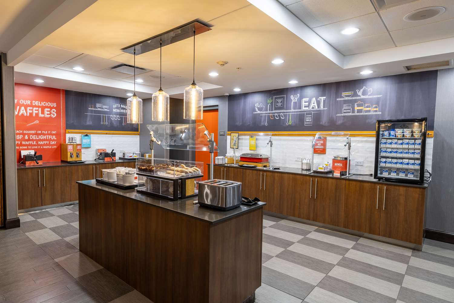 hampton inn and suites greensboro coliseum area