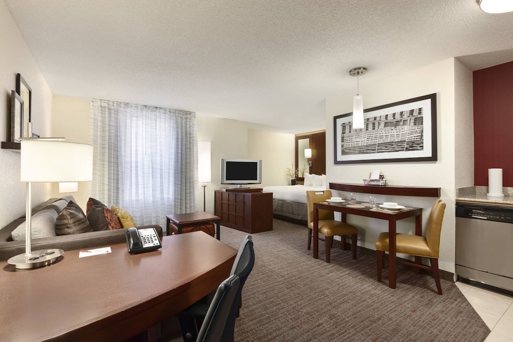 Residence Inn By Marriott Greensboro Airport,Guilford County>>Greensboro,3 star