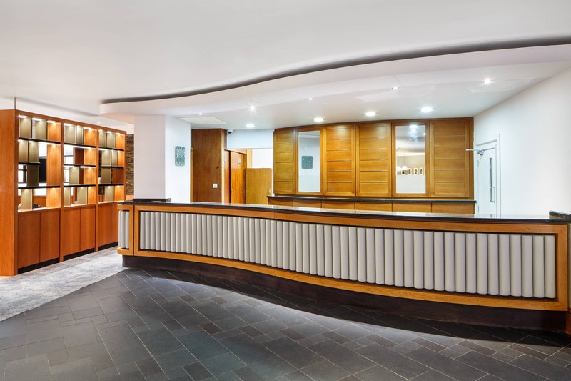 delta hotels by marriott cheltenham chase