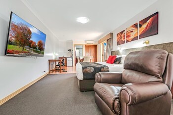 the georgian motor lodge