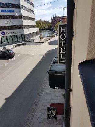 a marican hostel and hotel
