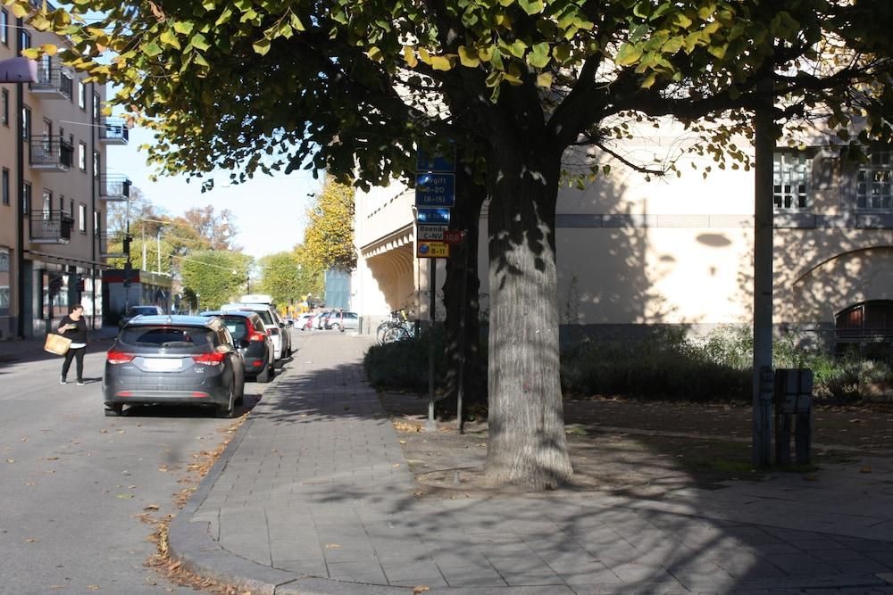 a marican hostel and hotel