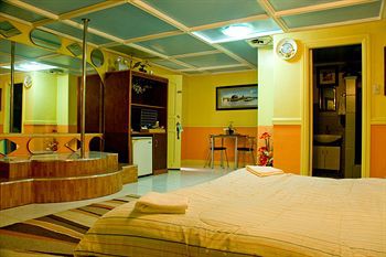 kokomos hotel and restaurant