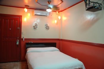 kokomos hotel and restaurant