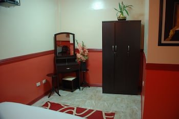 kokomos hotel and restaurant