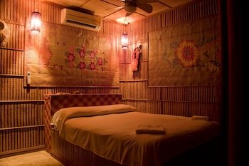 kokomos hotel and restaurant