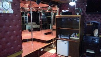 kokomos hotel and restaurant