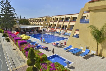 napa prince hotel apartments