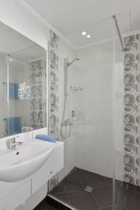 napa prince hotel apartments